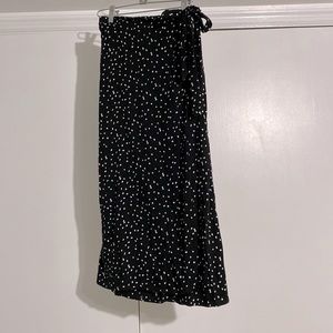 Wrap skirt, black and white